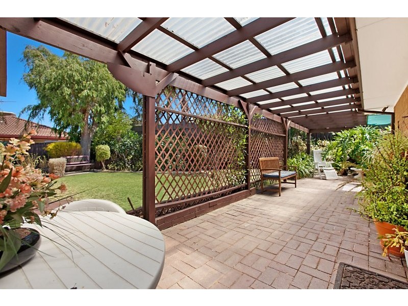 24 Walters Crescent, Aberfoyle Park SA 5159