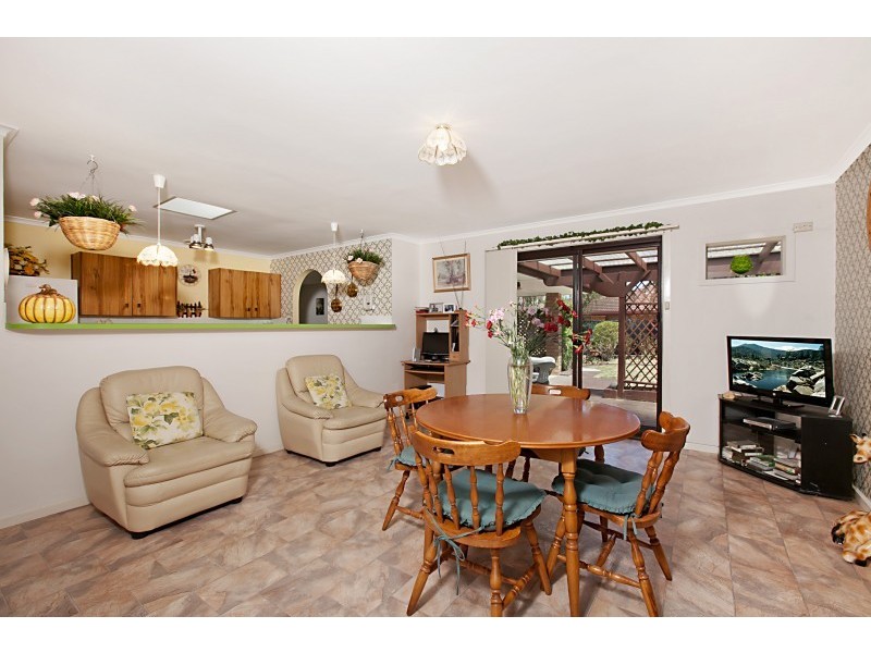 24 Walters Crescent, Aberfoyle Park SA 5159