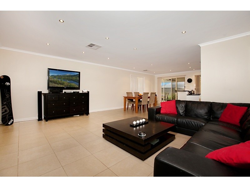 31 Esperance Boulevard, Seaford Rise SA 5169