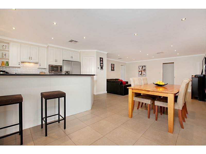 31 Esperance Boulevard, Seaford Rise SA 5169