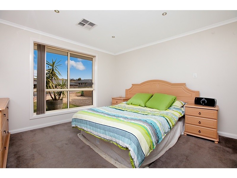 31 Esperance Boulevard, Seaford Rise SA 5169