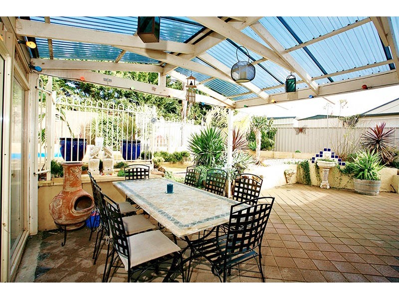 4 Churston Place, Moana SA 5169