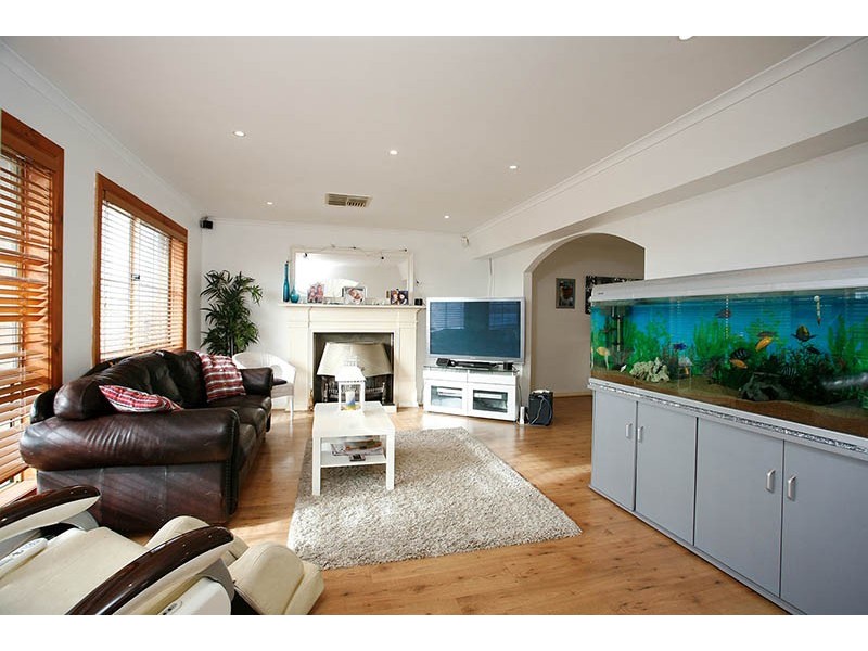 4 Churston Place, Moana SA 5169