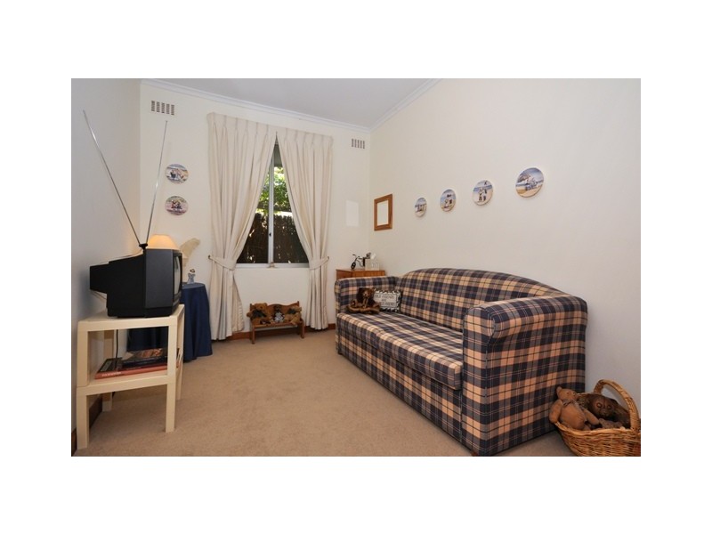 17 Corsair Street, Flagstaff Hill SA 5159