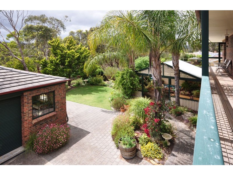 13 YORK DRIVE, Flagstaff Hill SA 5159