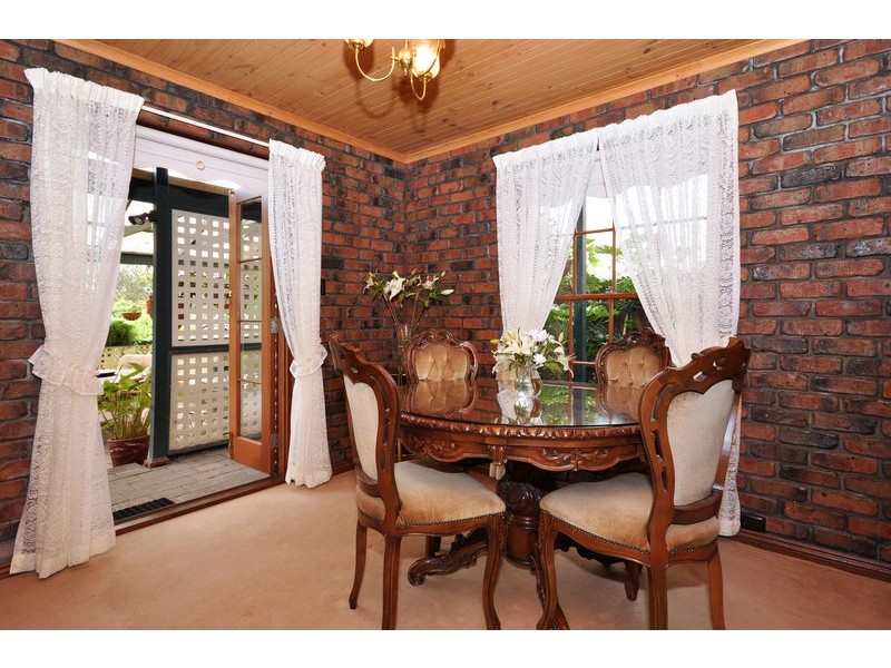 13 YORK DRIVE, Flagstaff Hill SA 5159