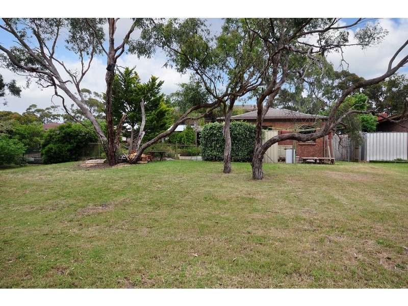 13 YORK DRIVE, Flagstaff Hill SA 5159