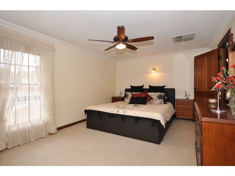 13 YORK DRIVE, Flagstaff Hill SA 5159