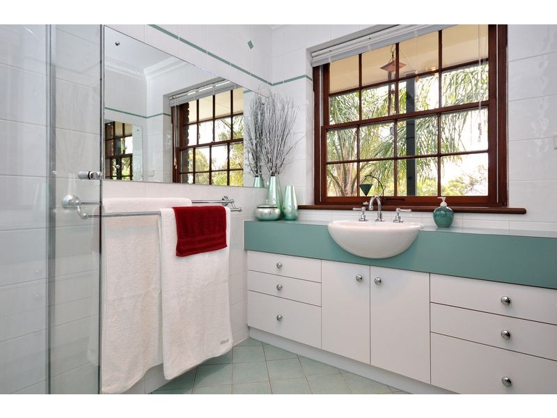 13 YORK DRIVE, Flagstaff Hill SA 5159