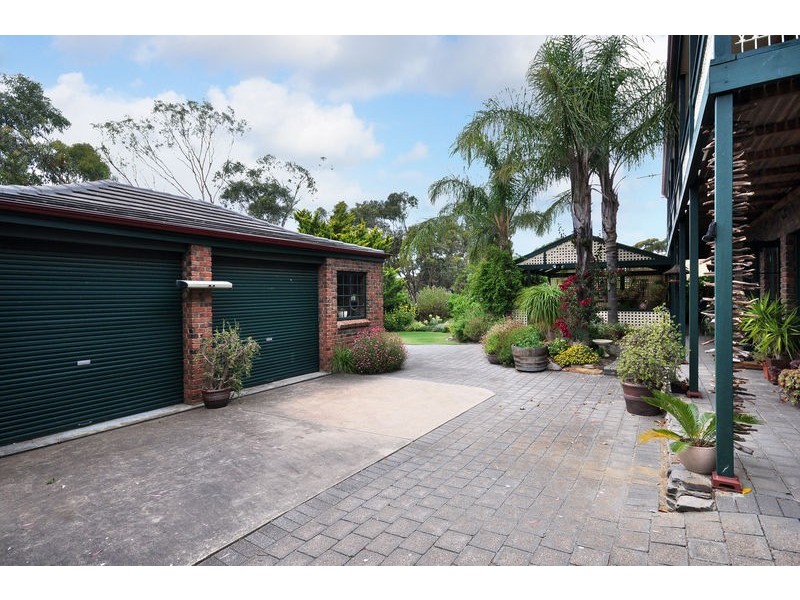 13 YORK DRIVE, Flagstaff Hill SA 5159