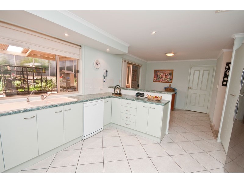 15 Highfield Drive, Aberfoyle Park SA 5159