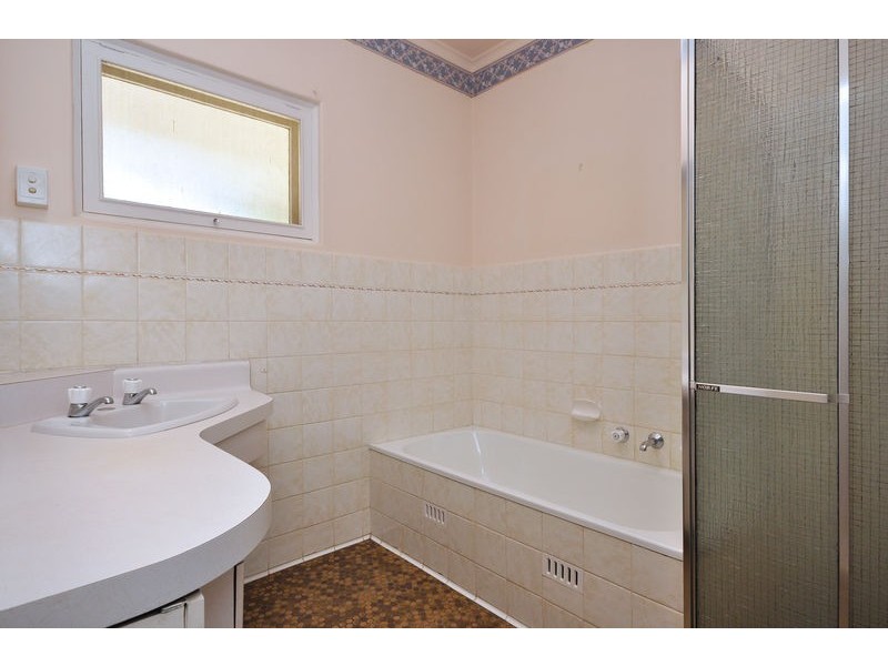 16 Caroline Street, Flagstaff Hill SA 5159