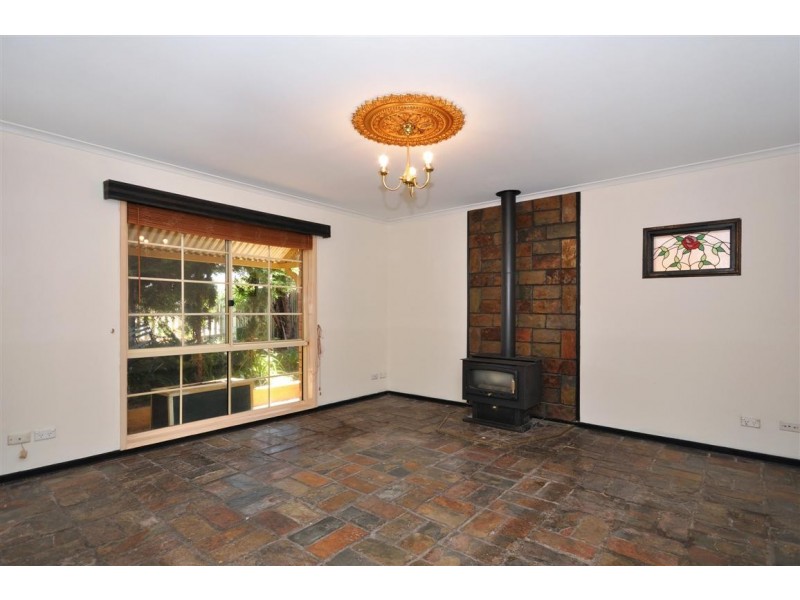 48 Jeanette Crescent, Aberfoyle Park SA 5159