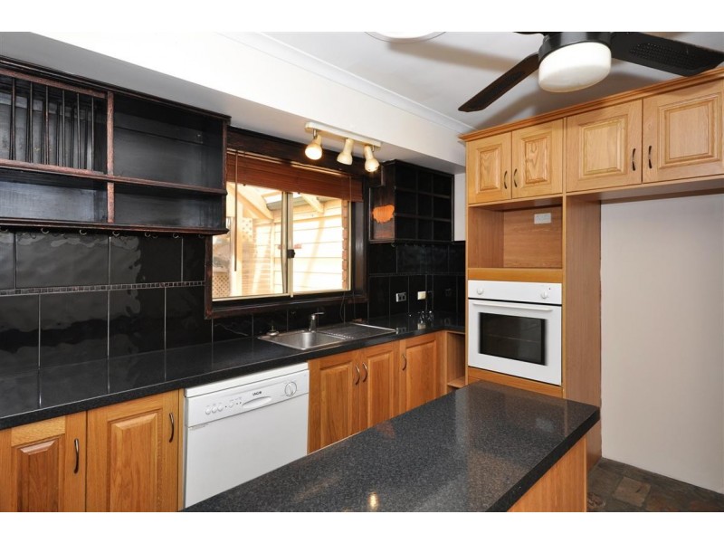 48 Jeanette Crescent, Aberfoyle Park SA 5159