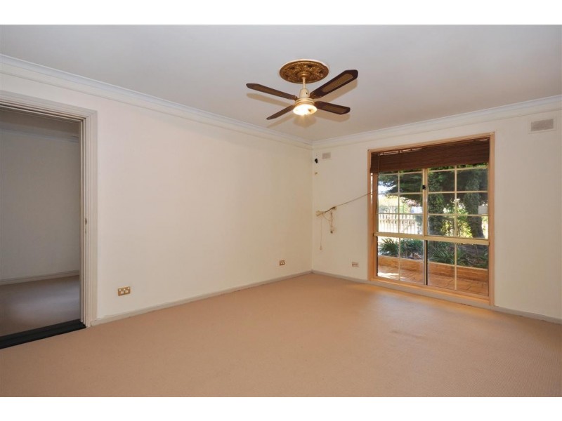 48 Jeanette Crescent, Aberfoyle Park SA 5159