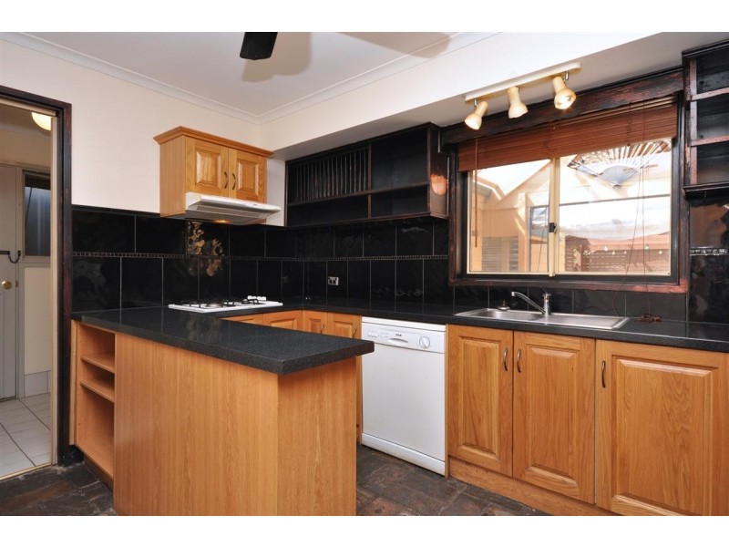 48 Jeanette Crescent, Aberfoyle Park SA 5159