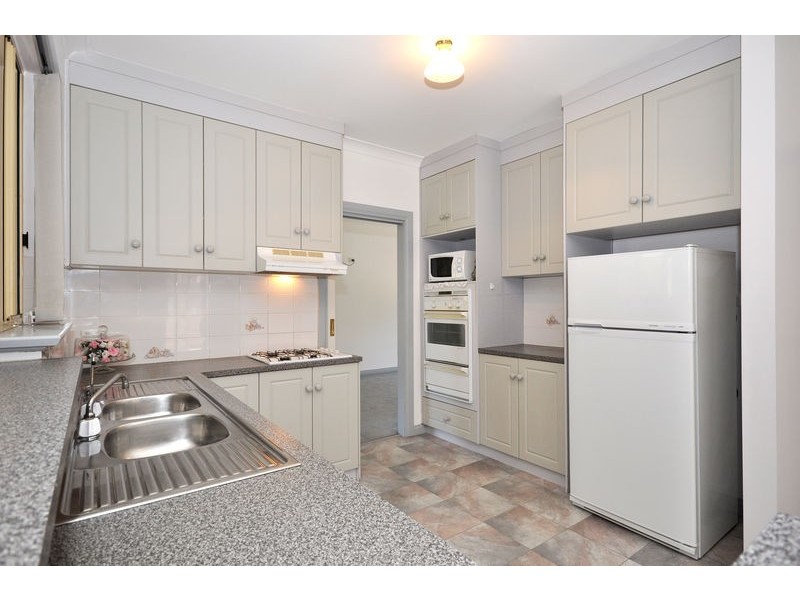 12 Amelio Walk, Flagstaff Hill SA 5159