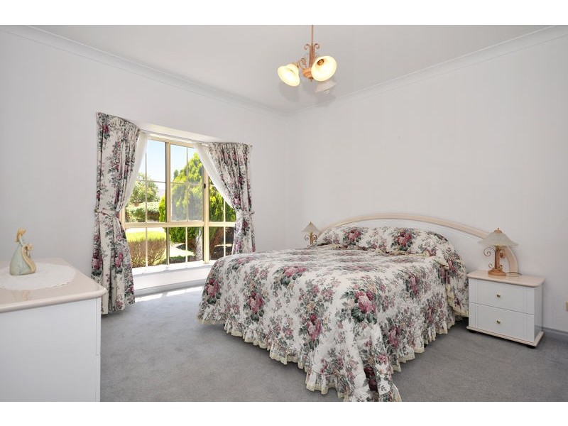 12 Amelio Walk, Flagstaff Hill SA 5159