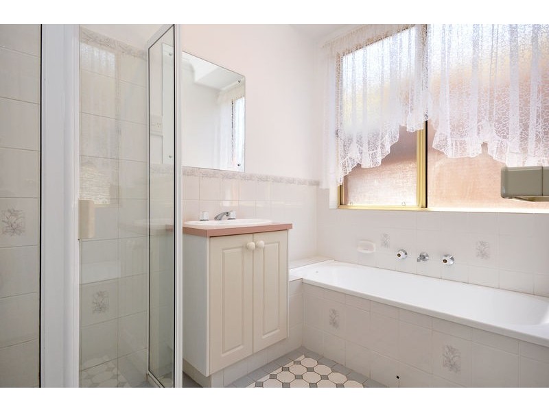 12 Amelio Walk, Flagstaff Hill SA 5159