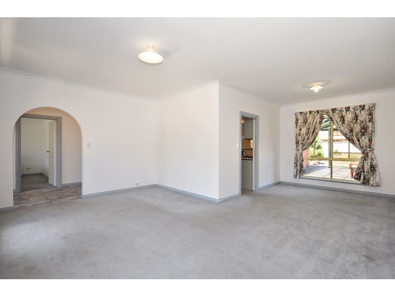 12 Amelio Walk, Flagstaff Hill SA 5159