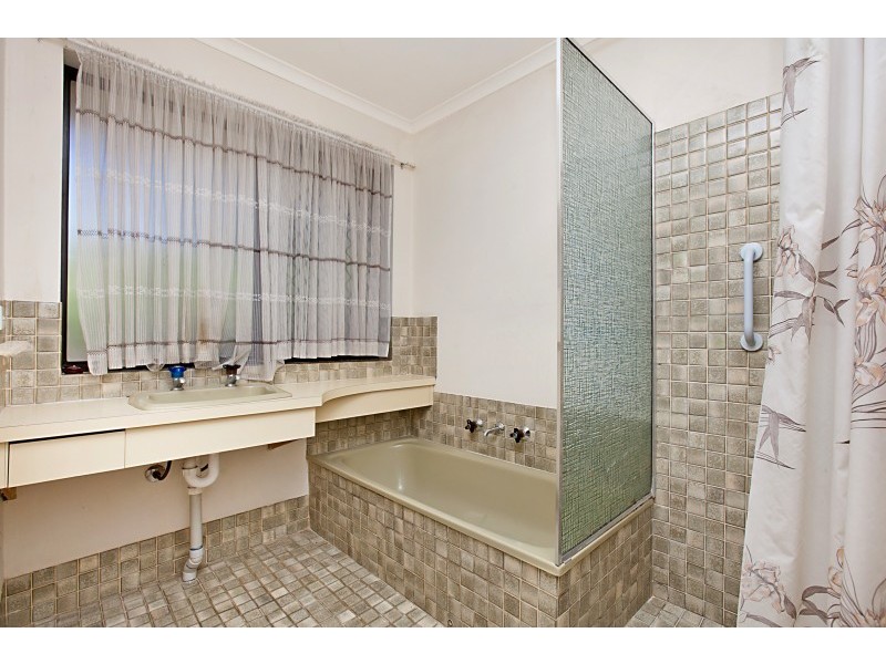 2 Archer Court, Morphett Vale SA 5162