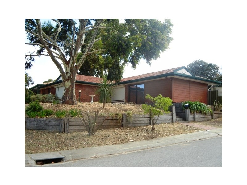 1 Maralyn Place, Aberfoyle Park SA 5159
