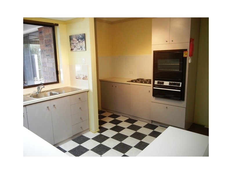 1 Maralyn Place, Aberfoyle Park SA 5159