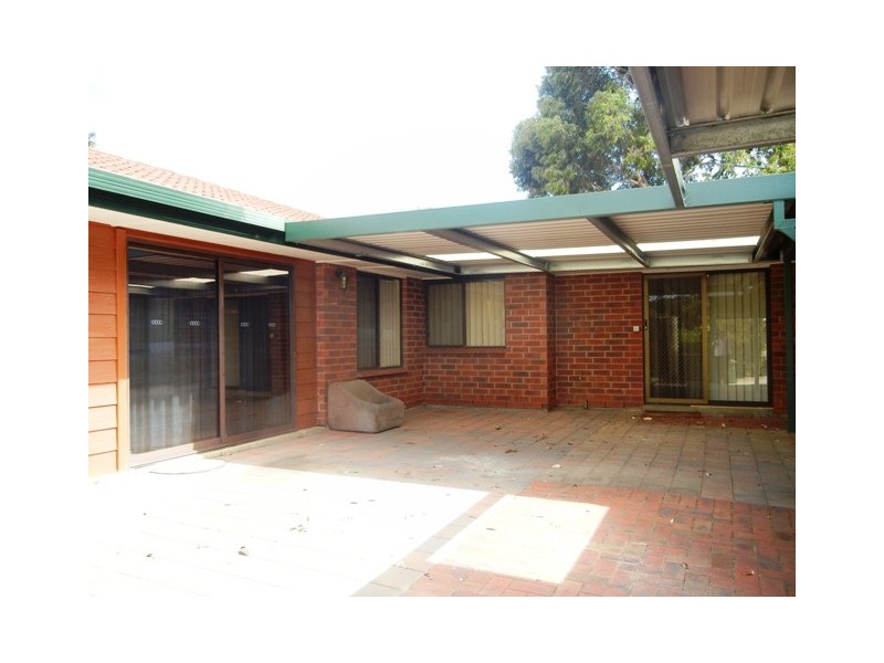 1 Maralyn Place, Aberfoyle Park SA 5159