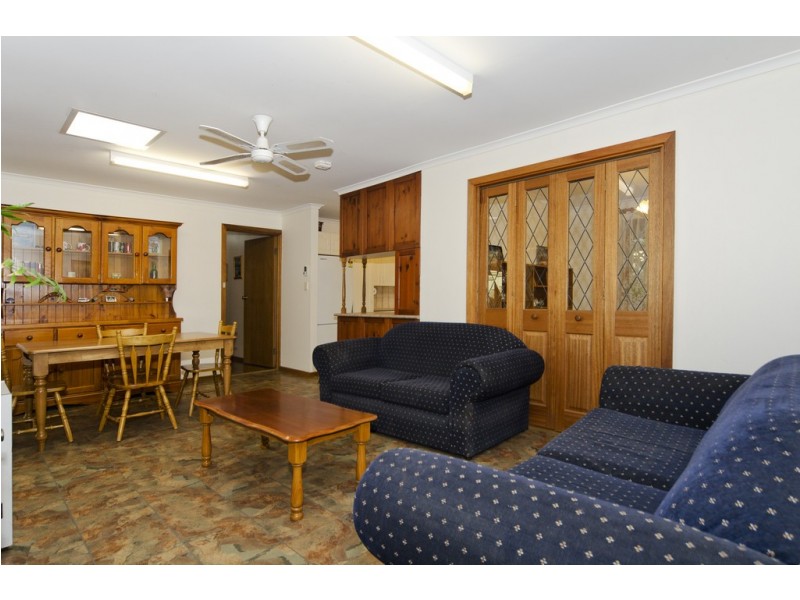 4 Domain Street, Moana SA 5169