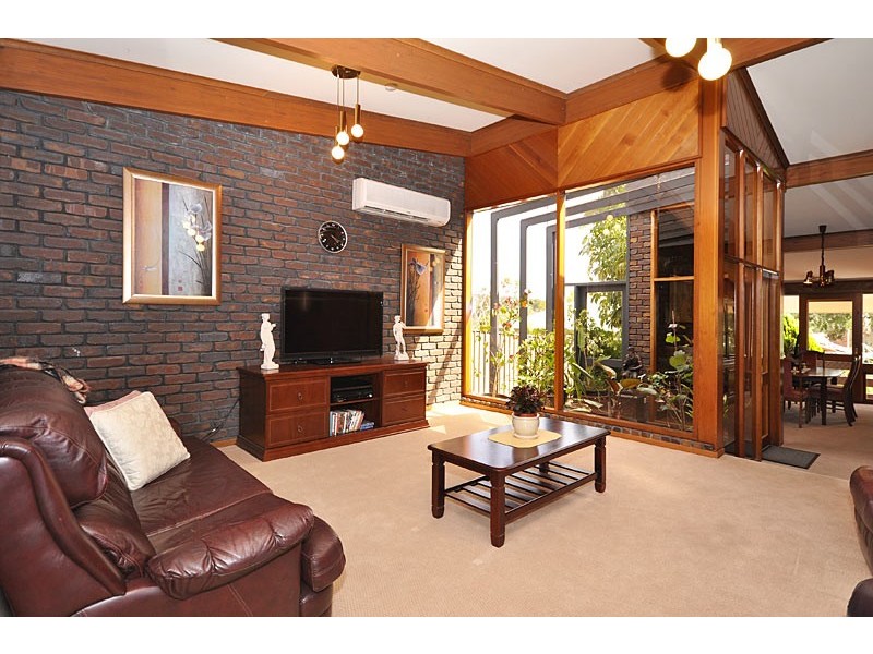 28 Grevillea Road, Aberfoyle Park SA 5159