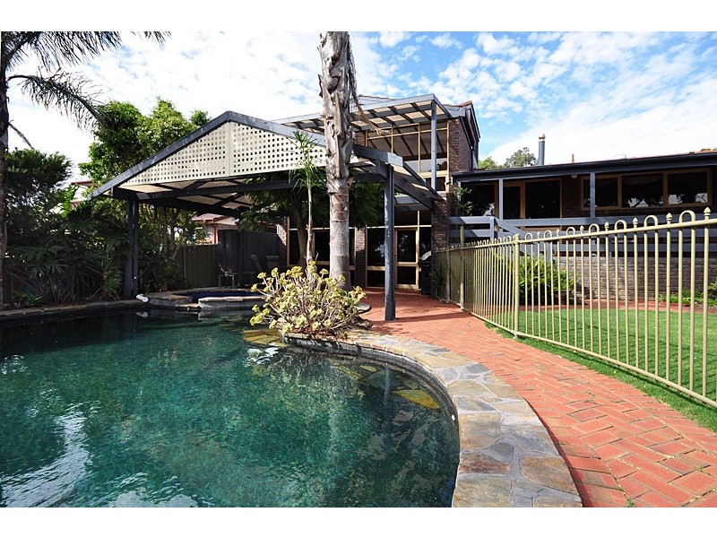 28 Grevillea Road, Aberfoyle Park SA 5159