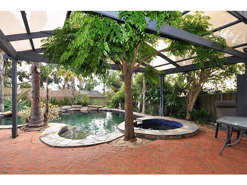 28 Grevillea Road, Aberfoyle Park SA 5159