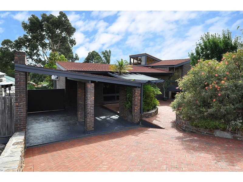 28 Grevillea Road, Aberfoyle Park SA 5159