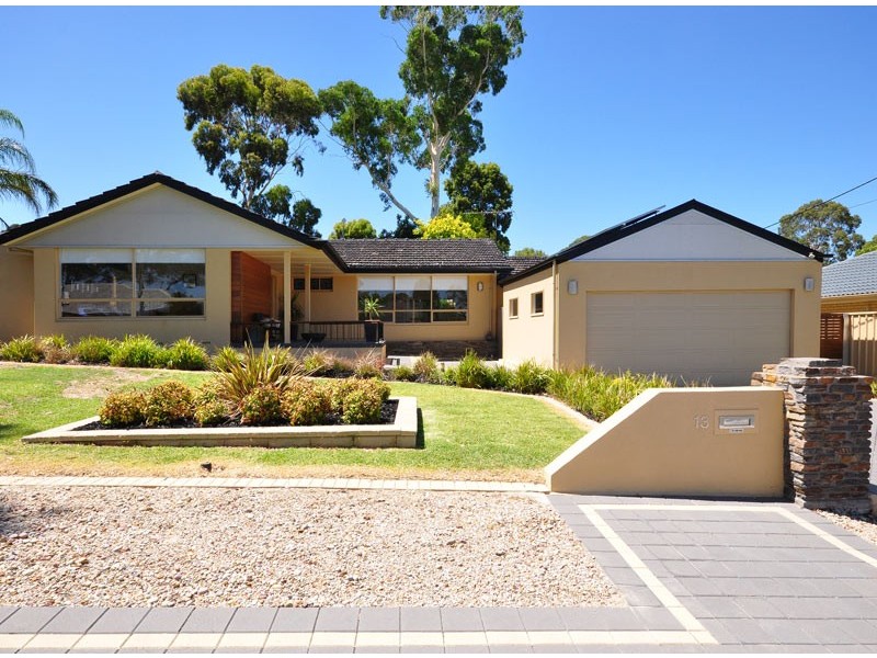 13 Caroline Street, Flagstaff Hill SA 5159