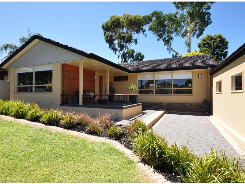 13 Caroline Street, Flagstaff Hill SA 5159