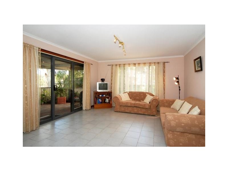 31 Dunalbyn Drive, Aberfoyle Park SA 5159