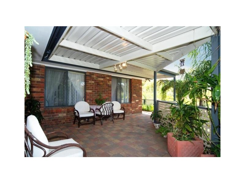 31 Dunalbyn Drive, Aberfoyle Park SA 5159