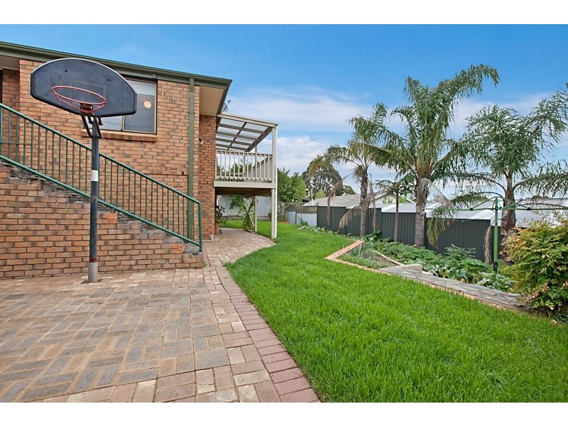 75 Pine Drive, Aberfoyle Park SA 5159