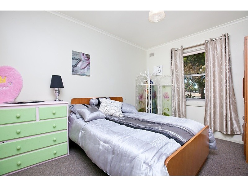 28 Elizabeth Road, Christie Downs SA 5164