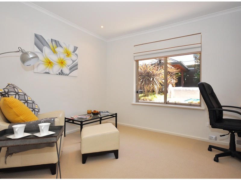 1 Malcolm Road, Flagstaff Hill SA 5159