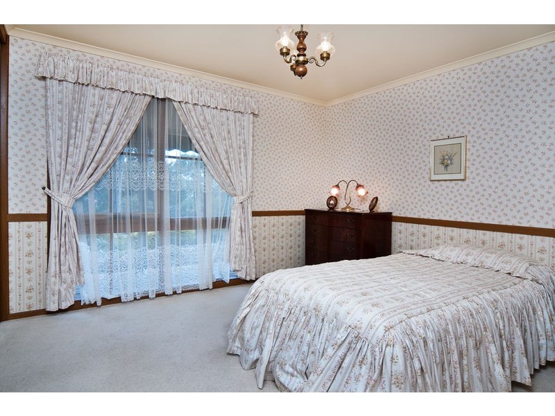 2 Glendale Avenue, Flagstaff Hill SA 5159