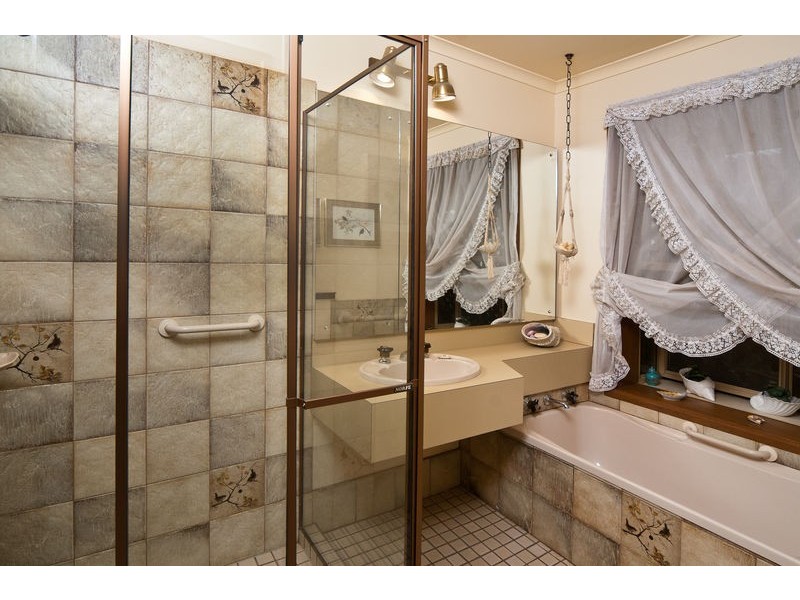 2 Glendale Avenue, Flagstaff Hill SA 5159