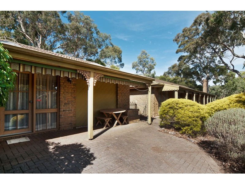 2 Glendale Avenue, Flagstaff Hill SA 5159