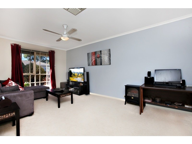 4 Madigan Crescent, Woodcroft SA 5162