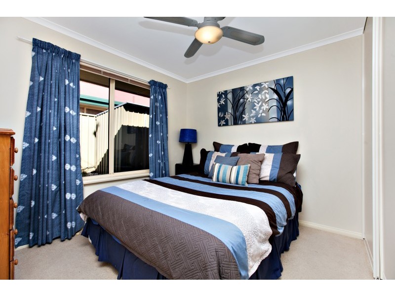 4 Madigan Crescent, Woodcroft SA 5162