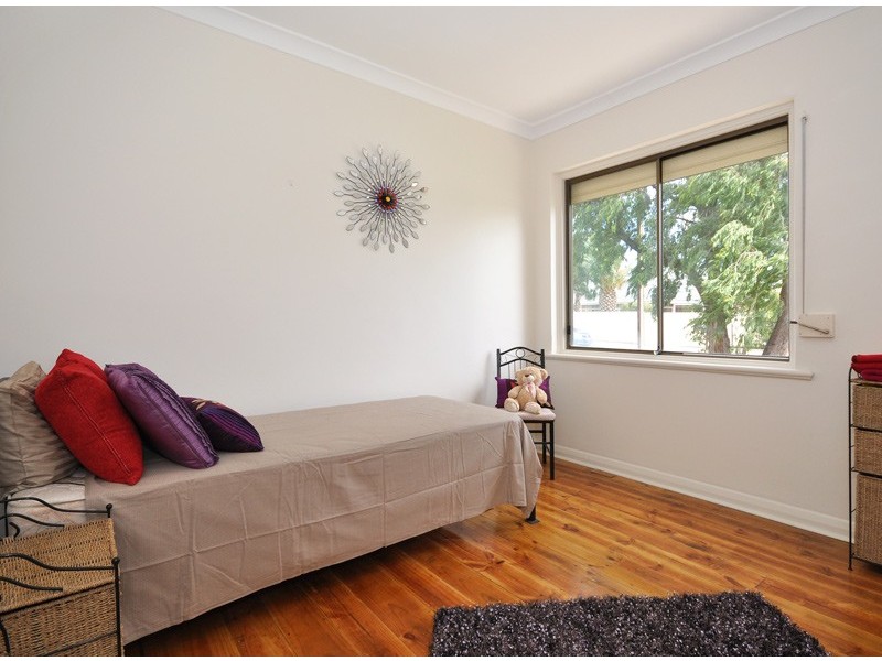 17 Wingfield Street, Clovelly Park SA 5042