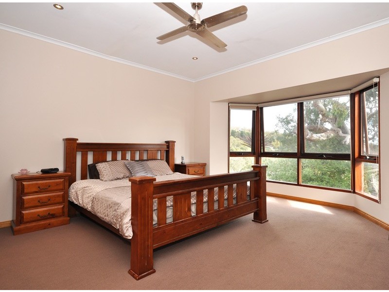 8 Grandview Court, Aberfoyle Park SA 5159