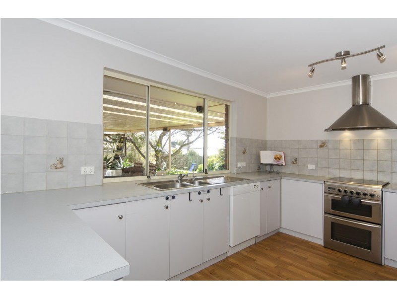 13 Goodrington Way, Moana SA 5169