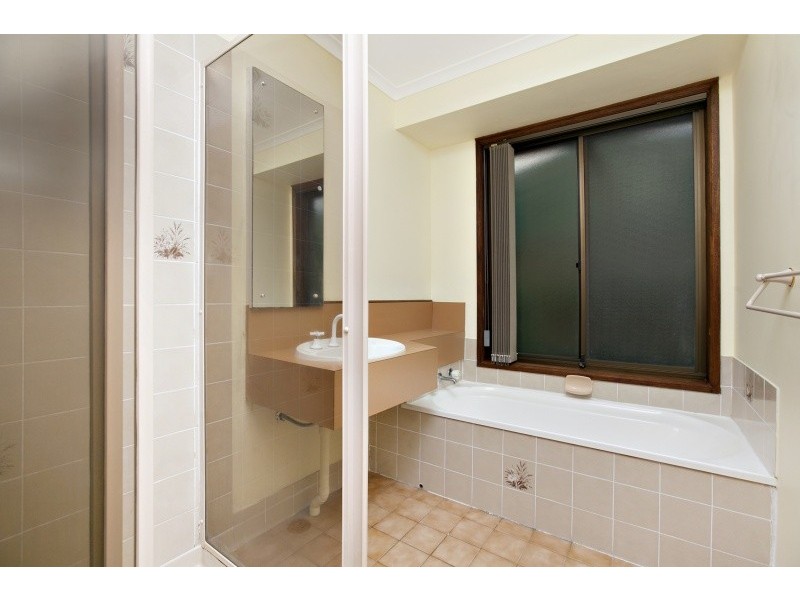 6 Greenfield Rise, Aberfoyle Park SA 5159