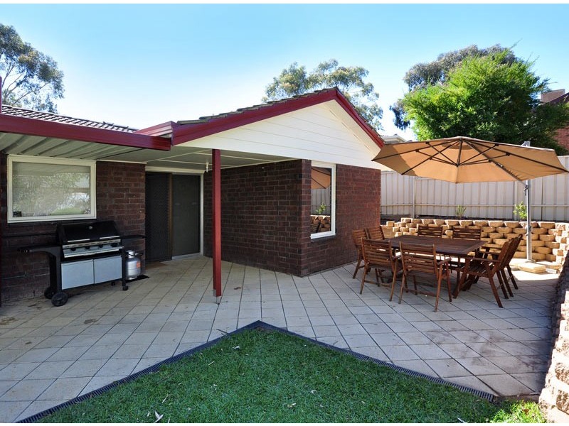 17 Emerald Street, Flagstaff Hill SA 5159